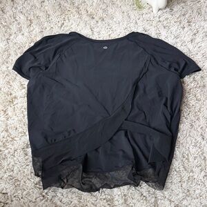 lululemon athletica Black Short breathable, sporty gym workout Sleeve Top